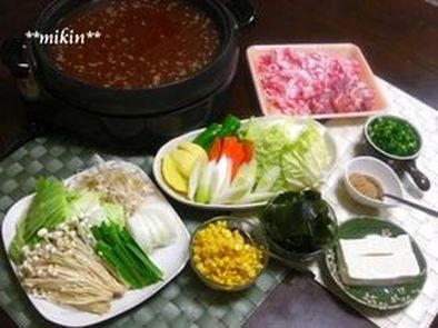 味噌ミンチスープ鍋の写真