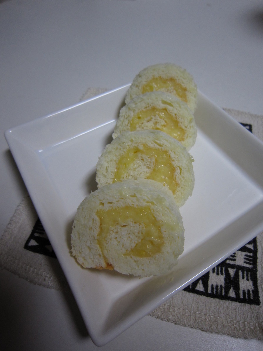 卵1個で白いミニカスタードロールケーキの画像