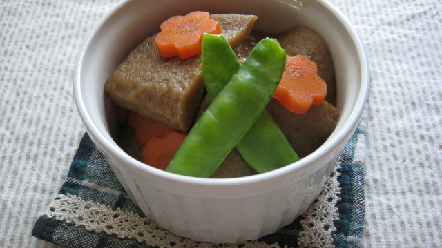 お弁当にも 黒はんぺん煮 レシピ 作り方 By Tonakai クックパッド 簡単おいしいみんなのレシピが366万品