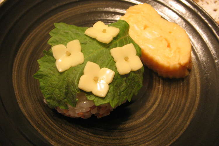 キャラ弁 型で抜くだけ簡単 花おにぎり レシピ 作り方 By Yuring クックパッド 簡単おいしいみんなのレシピが359万品