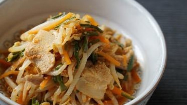 レンジでおかず 豚肉と韮もやしのピリ辛 レシピ 作り方 By Kt121 クックパッド 簡単おいしいみんなのレシピが359万品