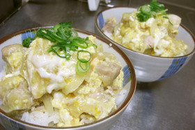 フライパンで簡単!めんつゆで親子丼!