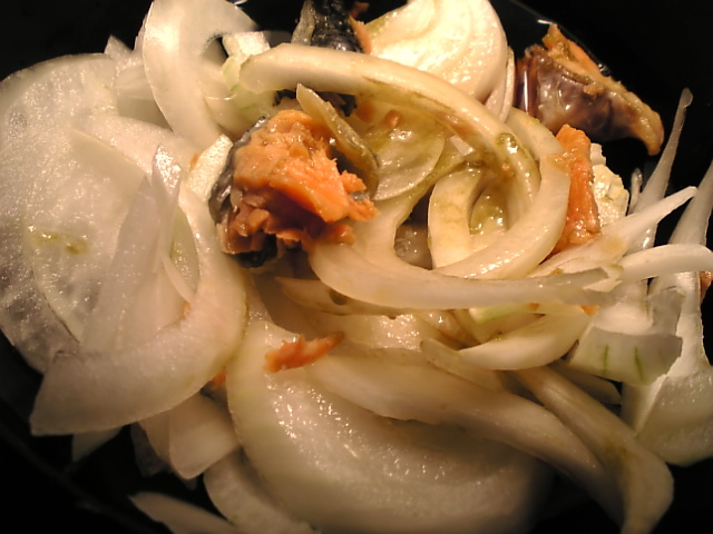 塩鮭と新玉葱の和風サラダの画像