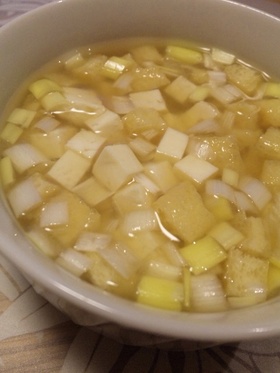 ♡コロコロ豆腐と油揚げの味噌汁♡