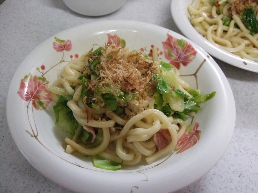 味付けはめんつゆだけ！シンプル焼きうどんの画像