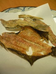 レンジで簡単♪揚げない魚の骨せんべいの写真