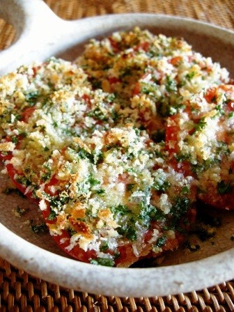 トマトのパセリチーズパン粉焼きの画像