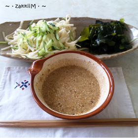 そうめんに♪ほんのり甘いゴマ味噌のつけ汁