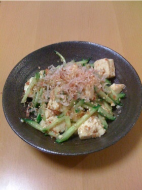 豆腐ときゅうりの梅ごまサラダ