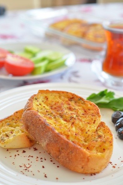トルコ家庭料理☆甘くないフレンチトーストの写真