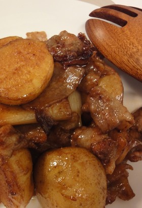 こっくり新じゃがと豚肉の甜麺醤煮