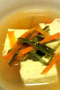 生姜とネギのたっぷりほっこり豆腐スープ