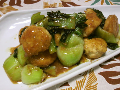 鶏団子と青梗菜のミソマヨ炒めの写真