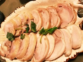 簡単!鶏皮有の贅沢コラーゲンの鶏モモハム