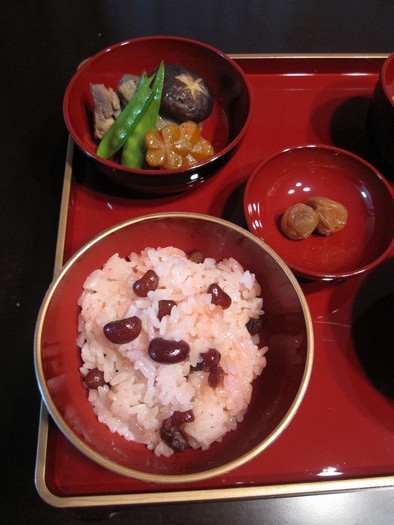 お食い初め～炊飯器の甘納豆お赤飯～の写真