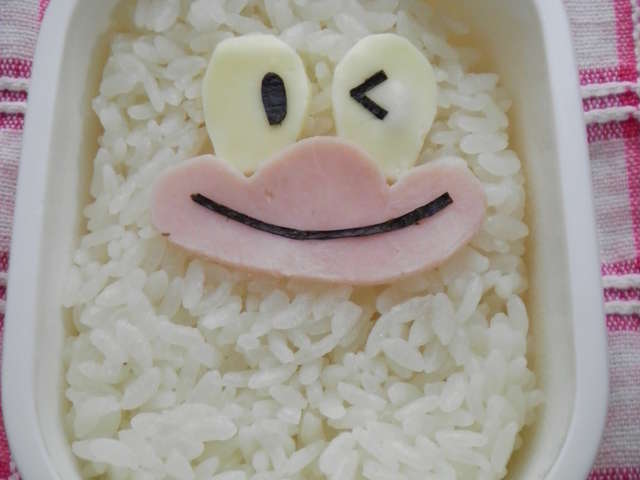 Amazon 昭和レトロ 中古 手塚治虫 藤子不二雄 キャラクター湯飲み 謎のキャラクターで人気のオバqっみたい メジェドさま Youtube