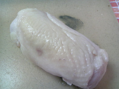 鶏ムネ肉をゆでて「鶏はむ」の写真
