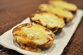 丸茄子の味噌マヨチーズグラタン