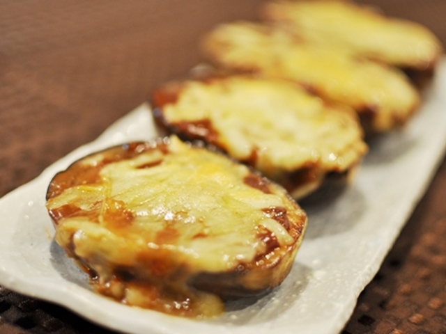 丸茄子の味噌マヨチーズグラタン 丸茄子の味噌マヨチーズグラタン