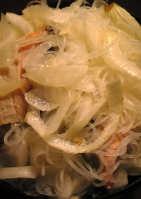鮭と玉葱の和風ビーフン炒め