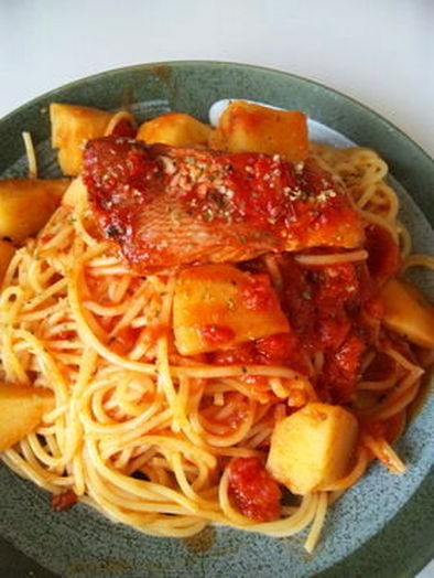 赤魚のトマトソースパスタの写真