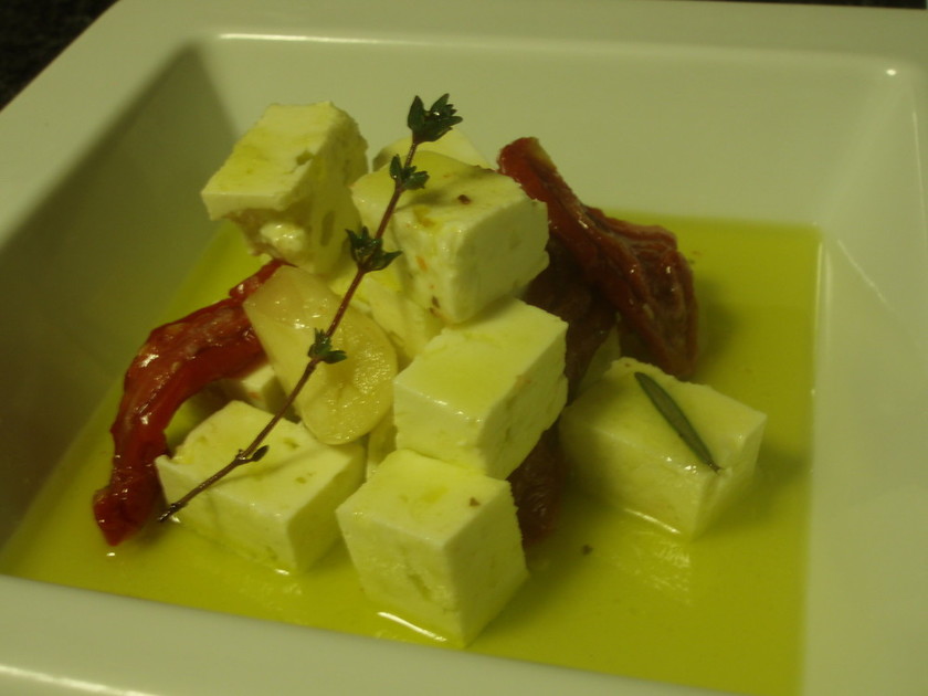 フェタチーズ漬けローストチキンのレシピ