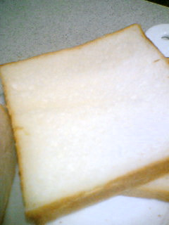 手捏ねで生クリーム食パン＆丸パンの画像