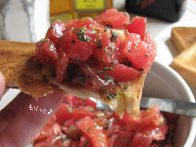 お手軽朝ご飯 トマトだけのブルスケッタ レシピ 作り方 By Pegupepepe クックパッド 簡単おいしいみんなのレシピが352万品
