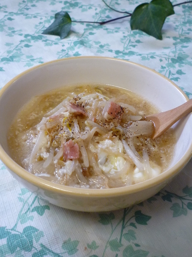 朝食にオススメ♪もやしの食べる洋風スープの写真