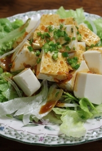 食べるラー油で美味しい豆腐サラダ
