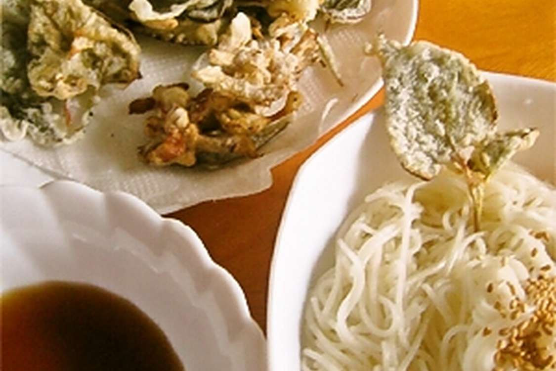 薬草 どくだみ 天ぷらdeそうめん レシピ 作り方 By 新鮮美感 クックパッド 簡単おいしいみんなのレシピが379万品