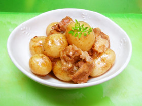 豚肉と丸ごとじゃがいもの煮物