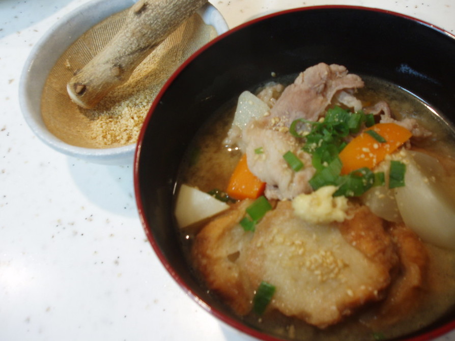 仙台麩と豚肉の食べる味噌汁の画像
