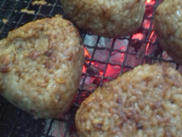 炊飯器で簡単 焼おにぎり qにも レシピ 作り方 By カズの嫁 クックパッド 簡単おいしいみんなのレシピが360万品 炊飯器で簡単 焼おにぎり qにも レシピ 作り方 By カズの嫁 クックパッド 簡単おいしいみんなのレシピが360万品