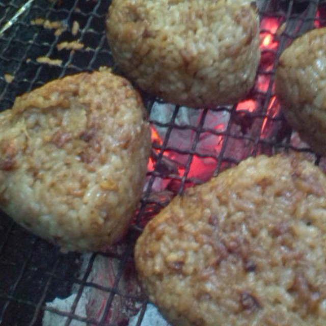 炊飯器で簡単 焼おにぎり qにも レシピ 作り方 By カズの嫁 クックパッド 簡単おいしいみんなのレシピが355万品 炊飯器で簡単 焼おにぎり qにも レシピ 作り方 By カズの嫁 クックパッド 簡単おいしいみんなのレシピが355万品