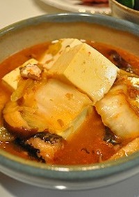 さんまの水煮缶詰でキムチ豆腐チゲ