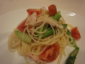 トマトとアスパラの冷製パスタ