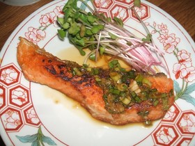 鮭の香味ダレ
