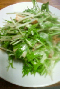 水菜とカリカリ豚バラ肉のサラダ