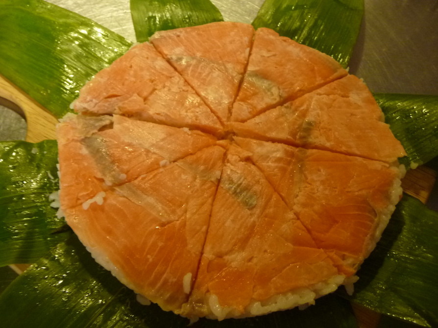 お刺身鮭の押し寿司の画像
