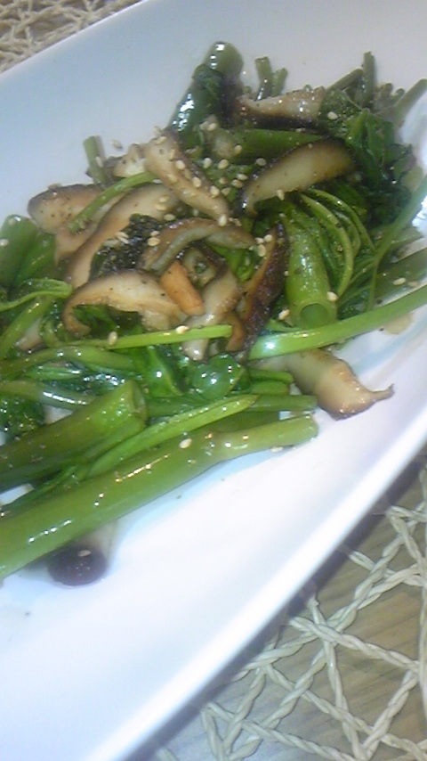 ツウサイ（空芯菜）と椎茸の青菜炒めの画像