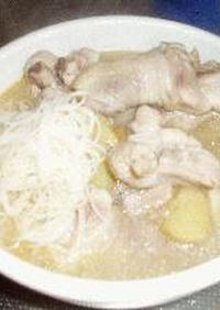 鶏の黒胡麻油炒めスープ（麻油鶏）