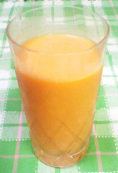 ケフィア豆乳ヨーグルト野菜ジュースの写真