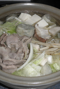 豚肉とごぼう、餃子の水炊き鍋