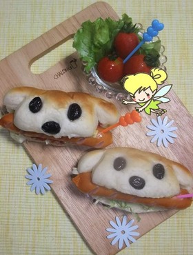 ウインナーくわえた犬？！ホットドッグ～♪