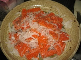 中華鍋でスモークサーモンづくり