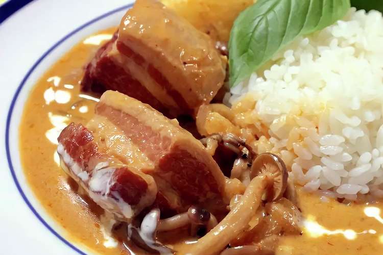 タイで覚えた 豚バラ肉のレッドカレー レシピ 作り方 By くみんちゅキッチン クックパッド 簡単おいしいみんなのレシピが374万品