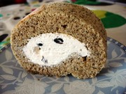 乳製品無し ほうじ茶黒豆ロールケーキの写真