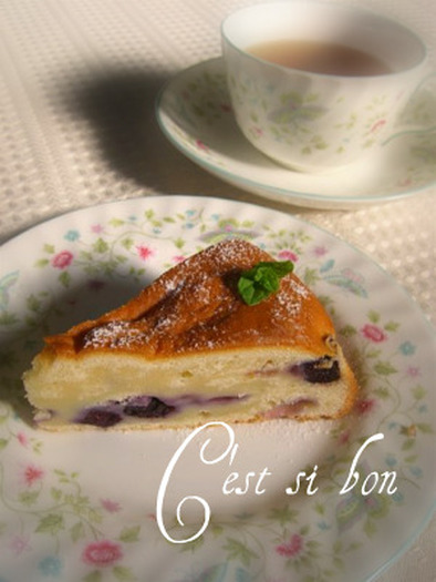 フレッシュブルーベリーのヨーグルトケーキの写真