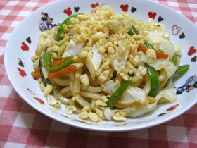 麺つゆで★揚げ玉入り焼うどん